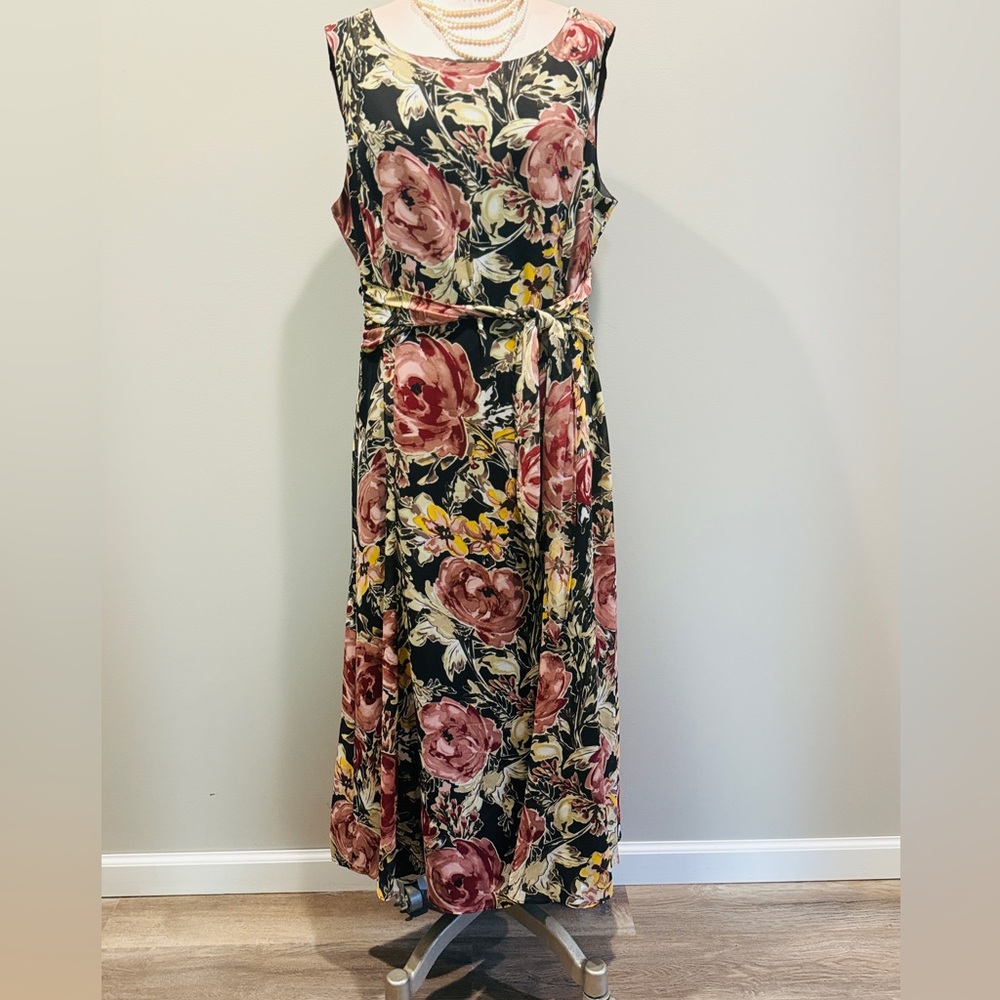 Vintage 1990’s Evan Picone Black Lable Floral  Dress -size 14